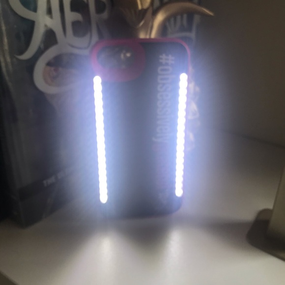 Younique selfie iPhone case - Picture 6 of 6